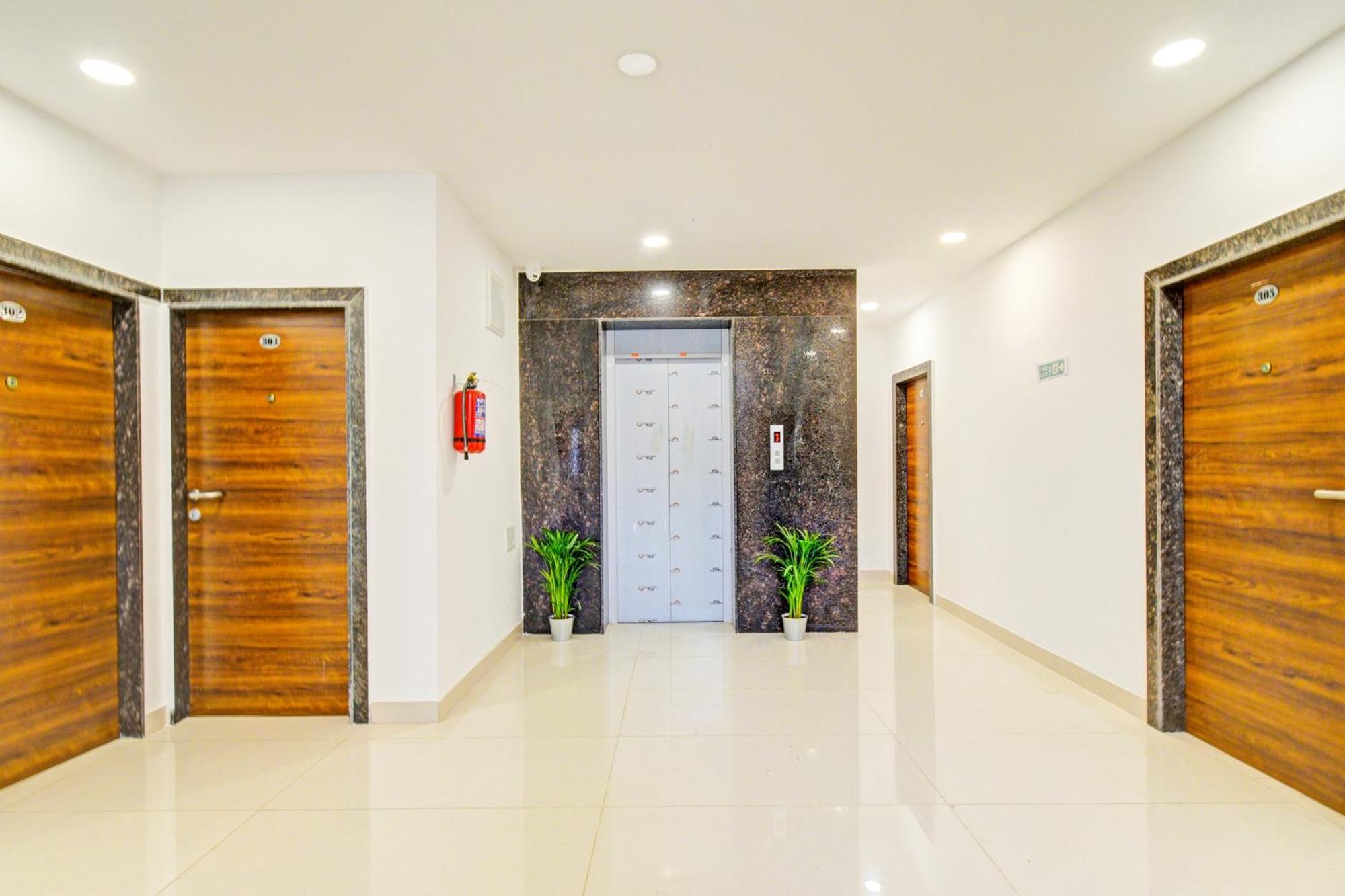 Super Townhouse Oak Suchitra Kompally Road Formerly Sun Moon Hotels Trimulgherry Eksteriør billede