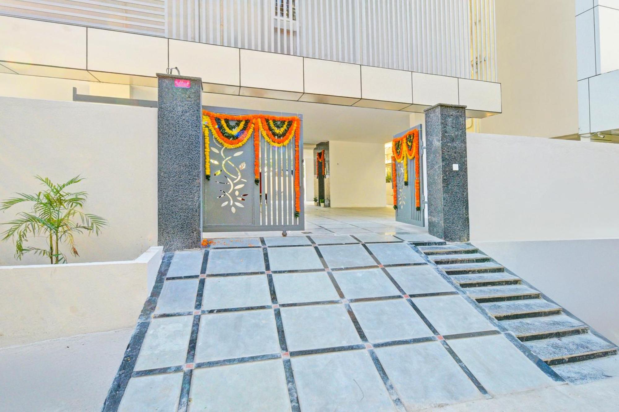 Super Townhouse Oak Suchitra Kompally Road Formerly Sun Moon Hotels Trimulgherry Eksteriør billede