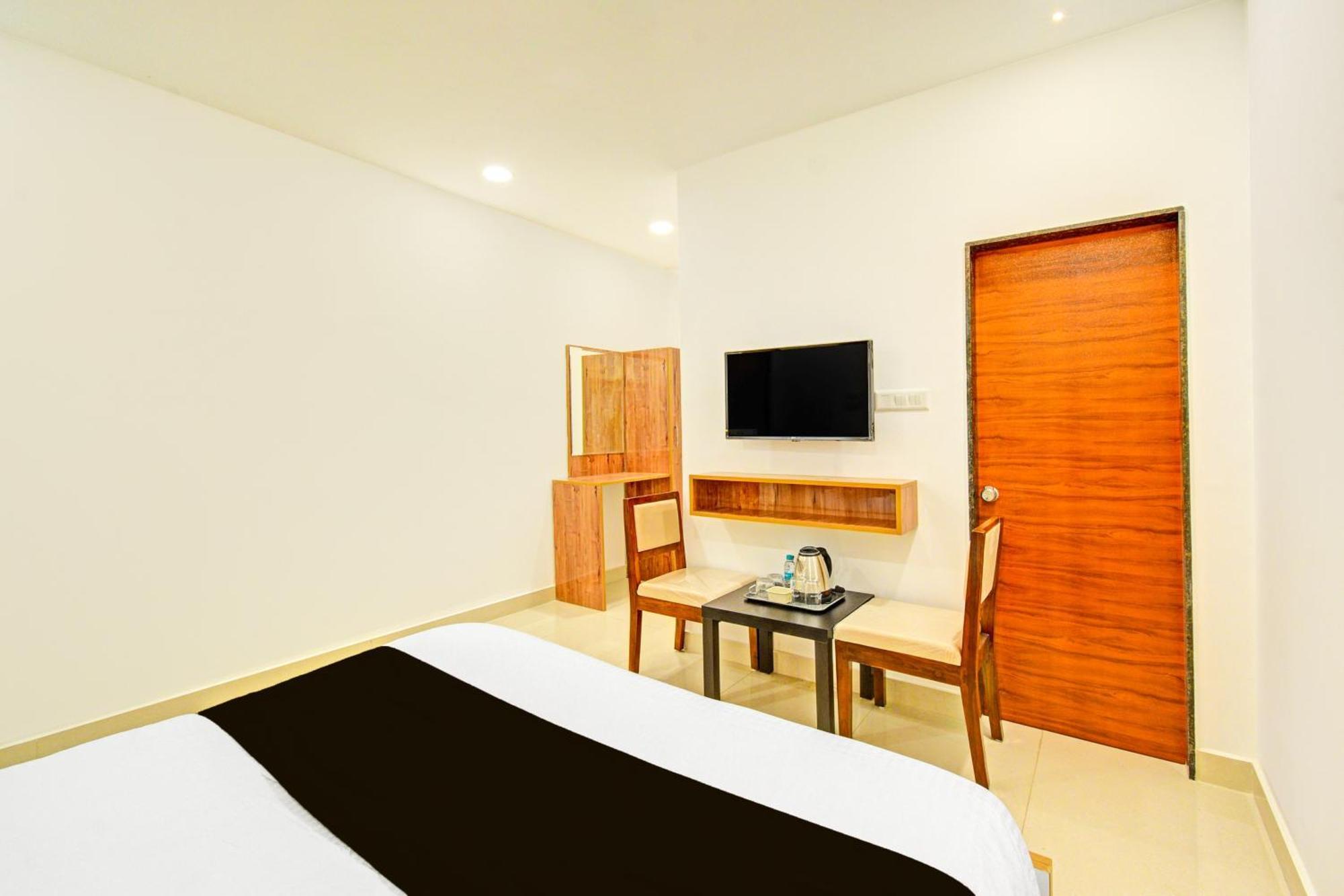 Super Townhouse Oak Suchitra Kompally Road Formerly Sun Moon Hotels Trimulgherry Eksteriør billede