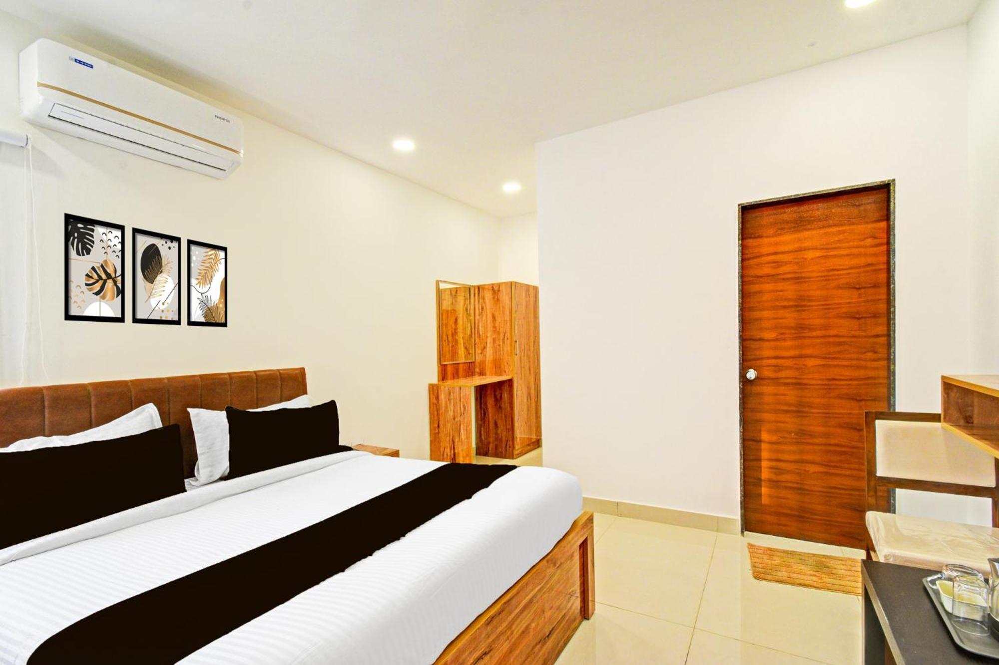 Super Townhouse Oak Suchitra Kompally Road Formerly Sun Moon Hotels Trimulgherry Eksteriør billede