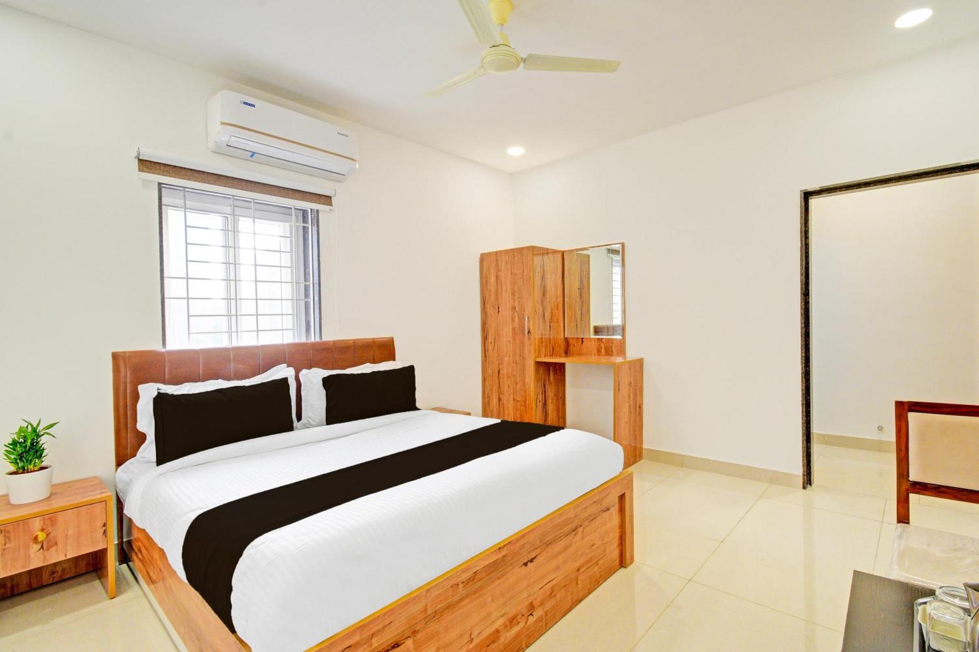 Super Townhouse Oak Suchitra Kompally Road Formerly Sun Moon Hotels Trimulgherry Eksteriør billede